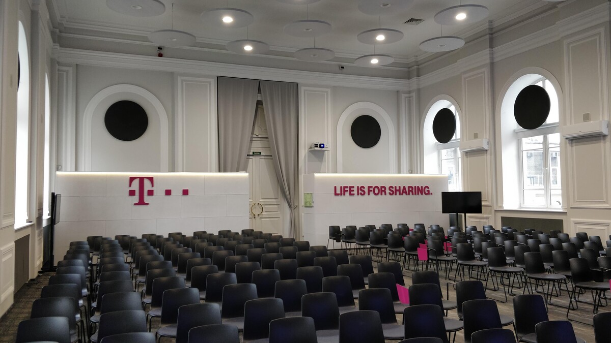 {{project.conception}