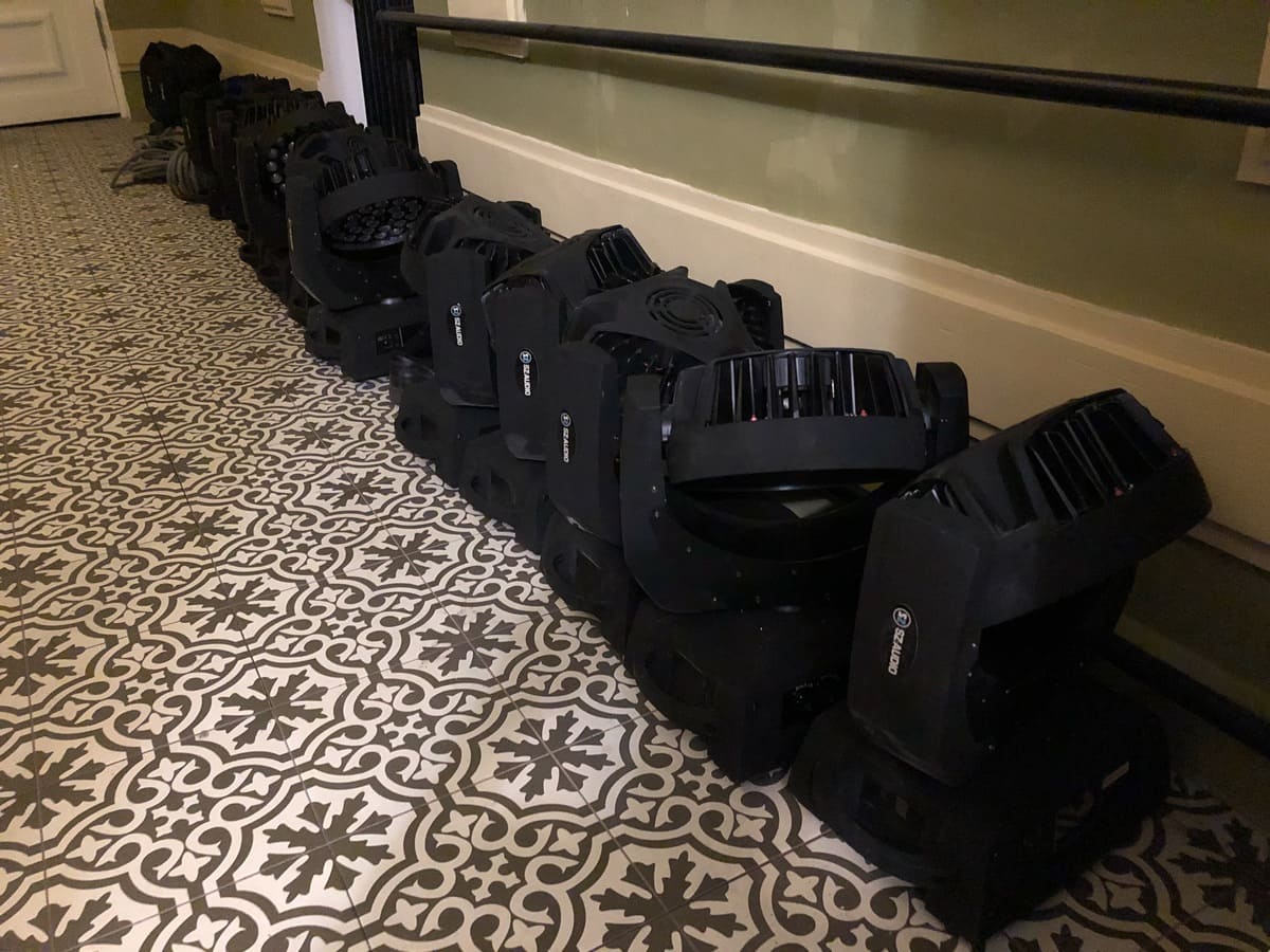 После наработки приборами почти 4000 часов на некотором количестве экземпляров выявился износ светодиодных излучателей